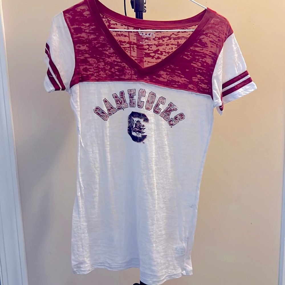 M woman’s gamecock t-shirt.